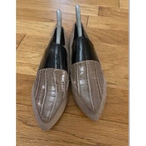 Comfort women's light Brown Faux Croc Suede pointed toe Loafers Size 6M